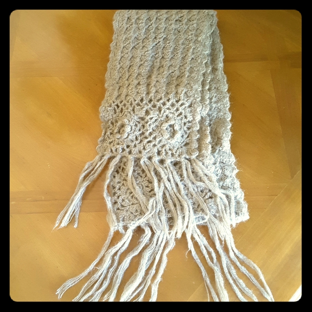 Knit scarf